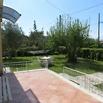 Couette-café La Mimosa Chic 3*