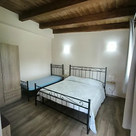 La Mimosa Chic Bed & Breakfast *
