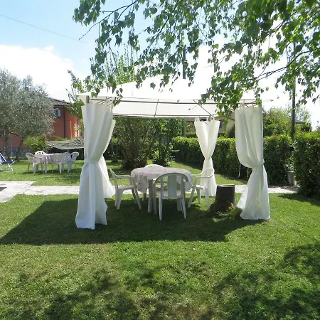 La Mimosa Chic Bed & Breakfast *