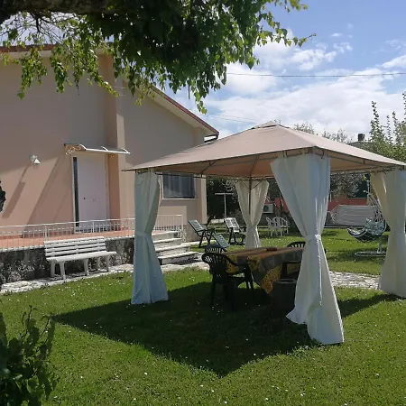 La Mimosa Chic Bed & Breakfast *